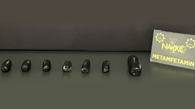 Bağırsak ve cinsel organlarına gizledikleri uyuşturucu ile yakalandılar