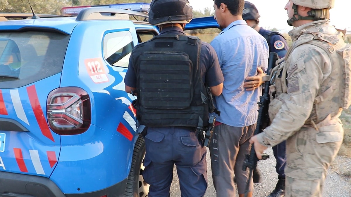 Mersin'deki terör operasyonunda 4 tutuklama