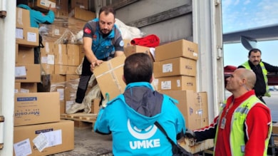 Gazzeli siviller için Türkiye'nin insani yardımlarını taşıyan uçak Mısır'a hareket etti