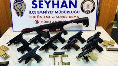 Akaryakıt istasyonunda cephanelik çıktı