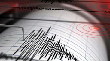 Endonezya'da 5,5 büyüklüğünde deprem