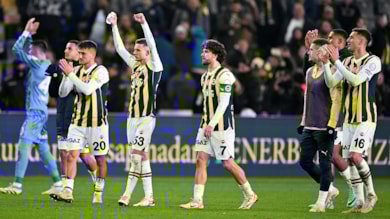 Fenerbahçe evinde kazanarak liderliğini sürdürdü