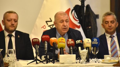 Ümit Özdağ: Akşener'den geri dönüş olmadı, bekliyoruz