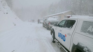 Kar yağışı nedeniyle mahsur kalan 26 kişi kurtarıldı