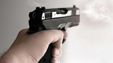 Rehine krizi: Silahlı bir kişi aracıyla aprona girdi