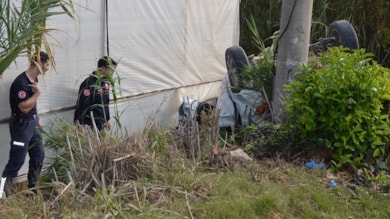 Antalya'da şarampole devrilen otomobili kullanan genç öldü
