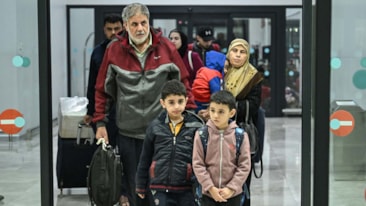 Gazze'den tahliye edilen Türk vatandaşları İstanbul'a geldi
