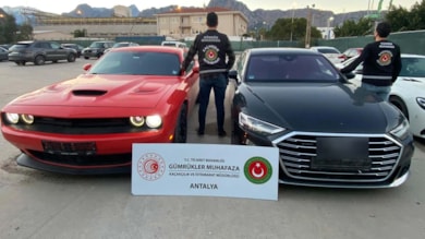187 milyon liralık kaçak 15 lüks araca el konuldu