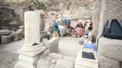 Assos'un çöplüğünden de tarih fışkırıyor