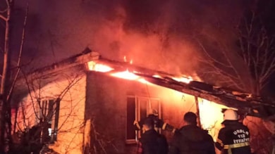 Yangında oğul öldü: Anneyi komşular kurtardı