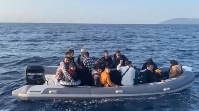 İzmir'de 58 kaçak göçmen yakalandı