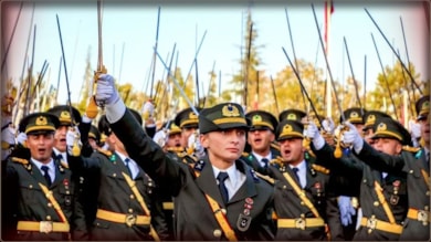 Kılıçlı yemin töreni eden teğmenler için kritik tarih verildi