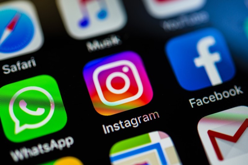 WhatsApp, Instagram ve Facebook çöktü mü?