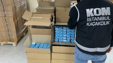 Beylikdüzü'nde 18 bin kaçak cep telefonu ele geçirildi