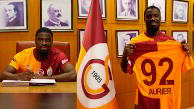 Serge Aurier için imza töreni düzenlendi