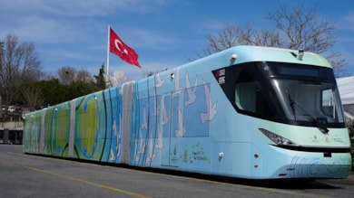 İstanbul'da elektrikli metrobüsler test sürüşüne çıkacak