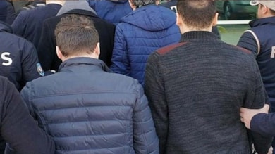 Silah kullanıp sosyal medyada paylaşanlara gözaltı