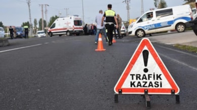 Öğrenci servisi devrildi, öğrenciler ve şoför yaralandı