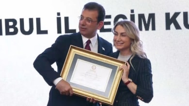 İBB Başkanı Ekrem İmamoğlu mazbatasını aldı