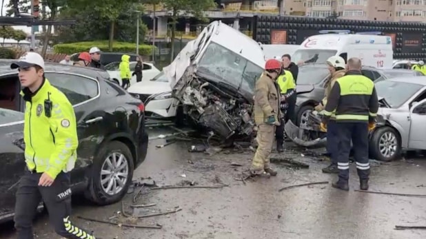 Beşiktaş'ta zincirleme kaza! 7 araç birbirine girdi: Çok sayıda yaralı var