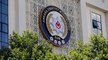 Ankara'da üç emniyet görevlisinin evlerinde arama