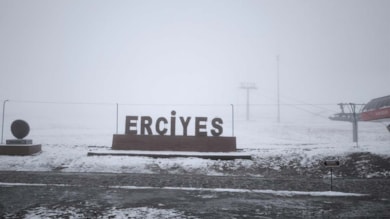 Erciyes'e mayıs ayında kar yağdı