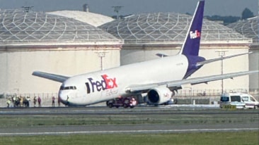 İstanbul Havalimanı'nda kaza: Uçak gövde üzerine indi