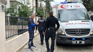 Tartıştığı eşini omzundan bıçakladı