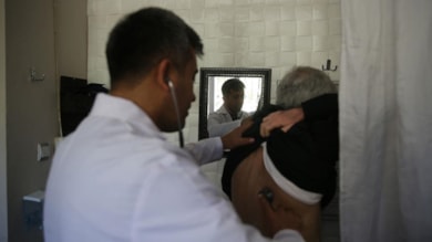 Aile hekimlerinin raporlu reçete yazabildiği ilaç sayısı artırıldı