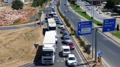 Muğla'da 10 kilometrelik araç kuyruğu