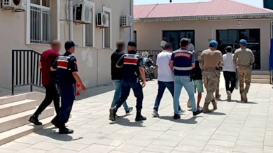 Mersin'de fuhuş ve insan ticaretine 8 tutuklama