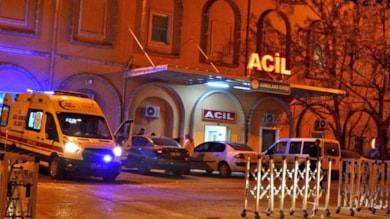 Yılanı vurmak isterken tüfekten çıkan saçmalarla dört çocuğu yaraladı