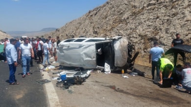 Gaziantep’te hafif ticari araç devrildi! Yaralılar var