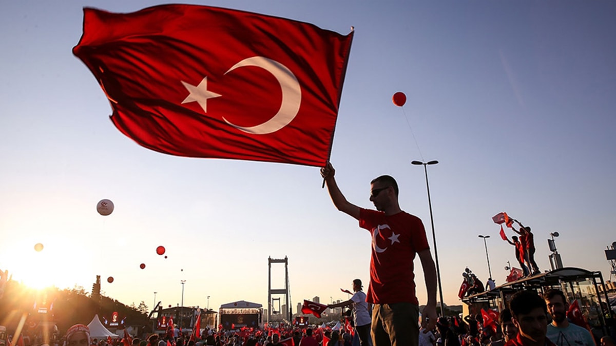 Siyasilerden 15 Temmuz mesajları