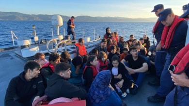 Ayvacık açıklarında 37 düzensiz göçmen yakalandı