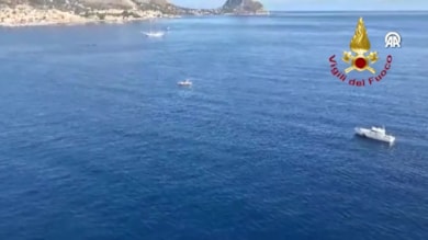 Fırtına nedeniyle batan teknede 7 kişi kayboldu