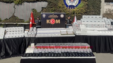 150 milyon liralık kaçak cep telefonu aksesuarı ele geçirildi
