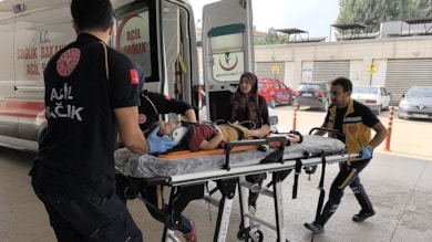 2’nci kattan düşen bebek ağır yaralandı