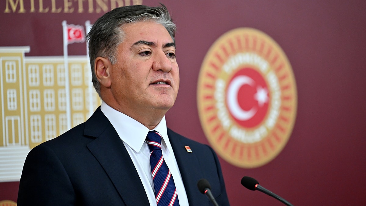 CHP'li Emir: 113 okul baskı sonucu temizlik talebini geri çekti