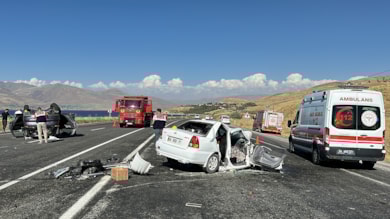 Van'da feci kaza! Ölü ve yaralı var