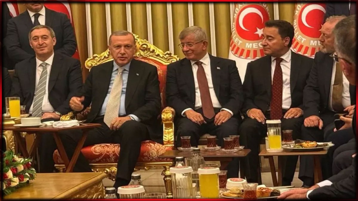 CHP hariç liderler yan yana: Davutoğlu'nun neşesi dikkat çekti