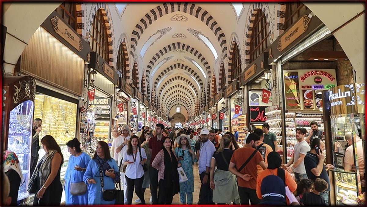 Kapalıçarşı'da 23 dükkana baskın: 40 gözaltı