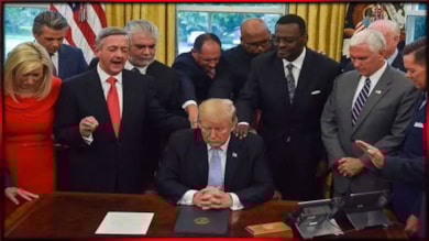 Trump cennete gitmek için para topluyor!