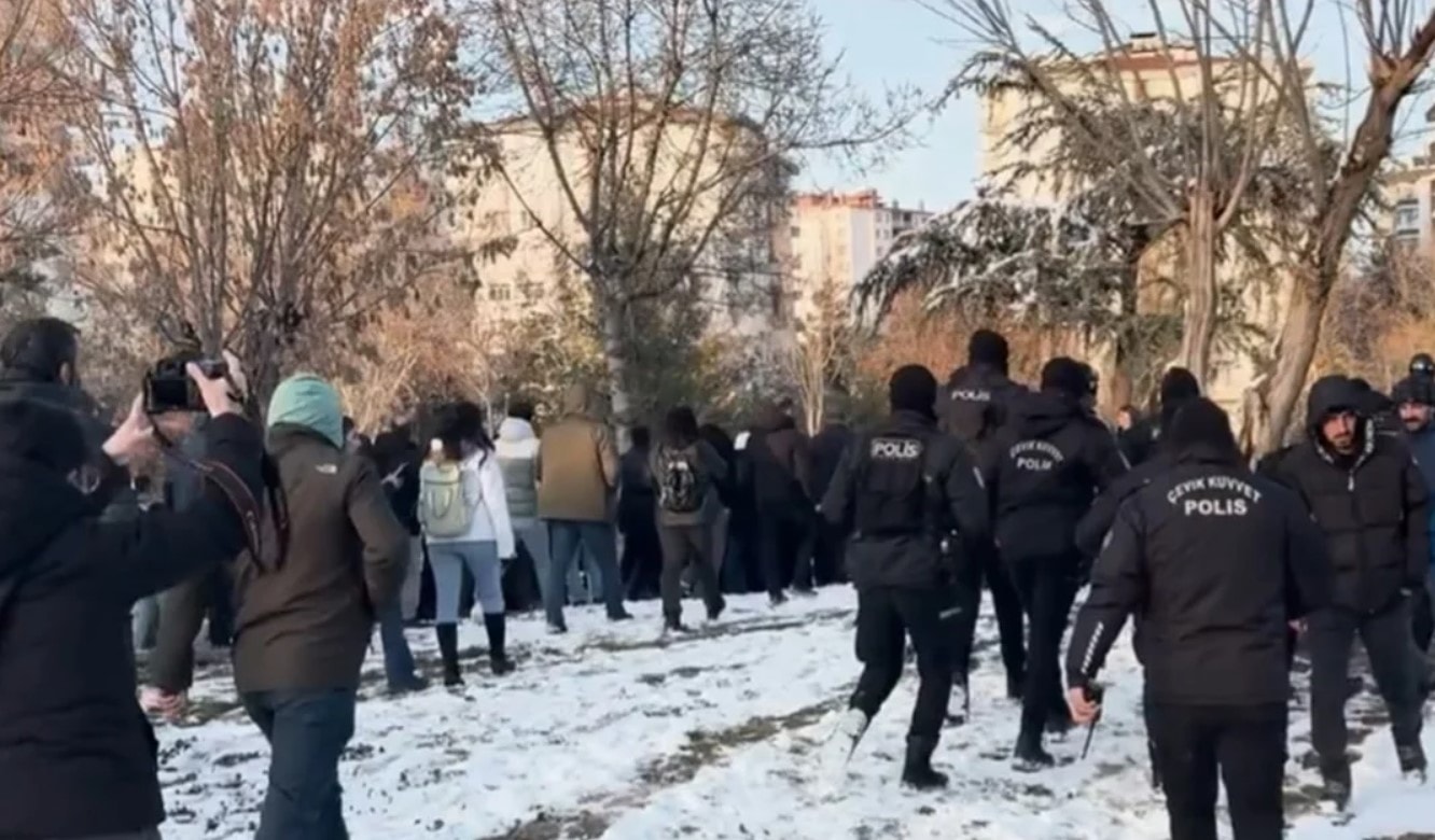 4 şehirdeki Suriye eylemlerine polisten müdahale