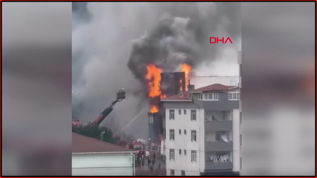 Ataşehir'de 4 katlı iş yerinde yangın