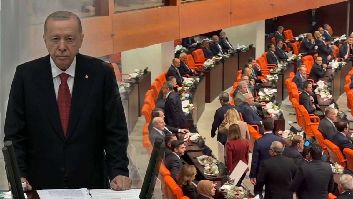 Erdoğan kürsüye gelince YENİ Parti vekilleri salonu terk etti!