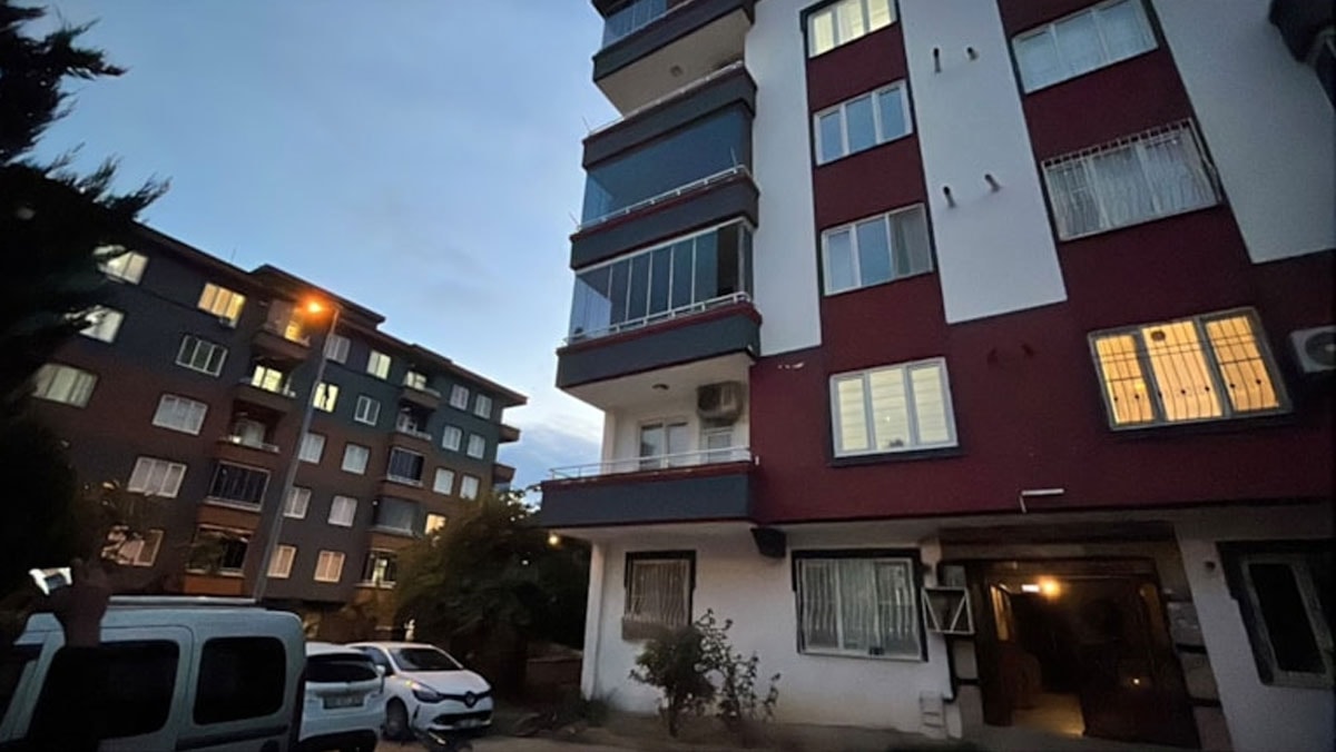 Gaziantep'te aynı aileden 3 kişi pencereden düştü: Anne öldü, baba ve oğul yaralı
