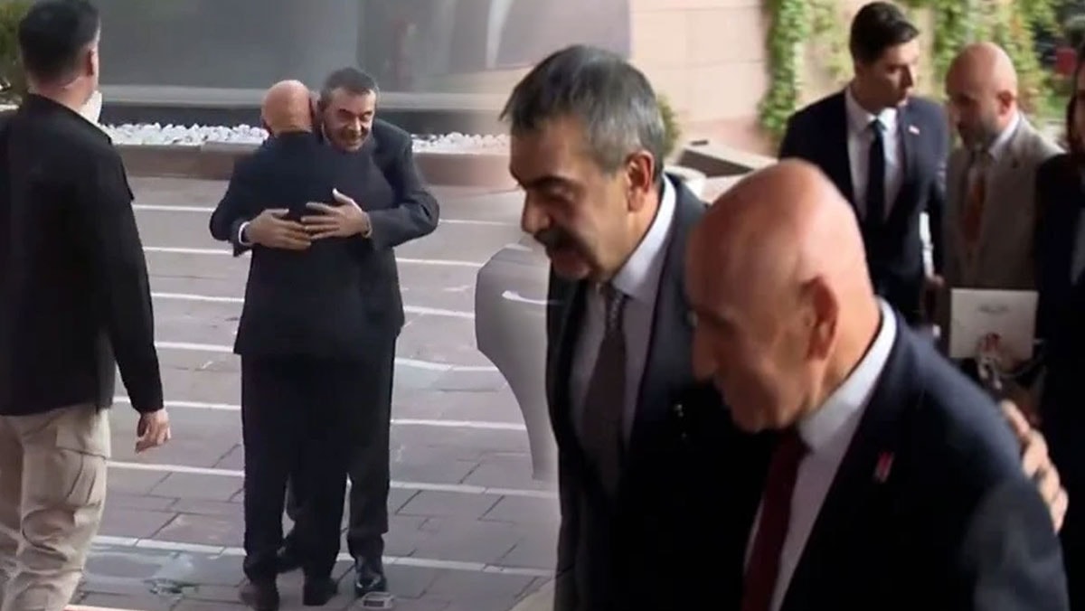 Bakana “sıfır” verdi, “İstifa etmeli” dedi; sonra sarılıp öptü
