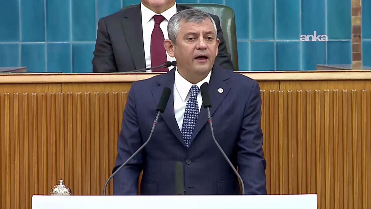 Özel’den Cemil Tugay’a ateş püskürdü: “O namussuzu aday yapmayaydı!”