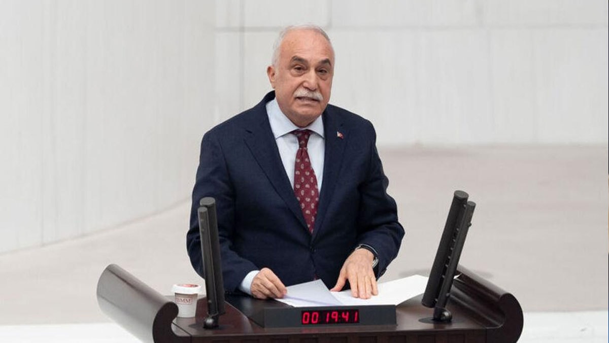 Dervişoğlu istifasını istemişti: Ahmet Eşref Fakıbaba’dan çifte istifa kararı